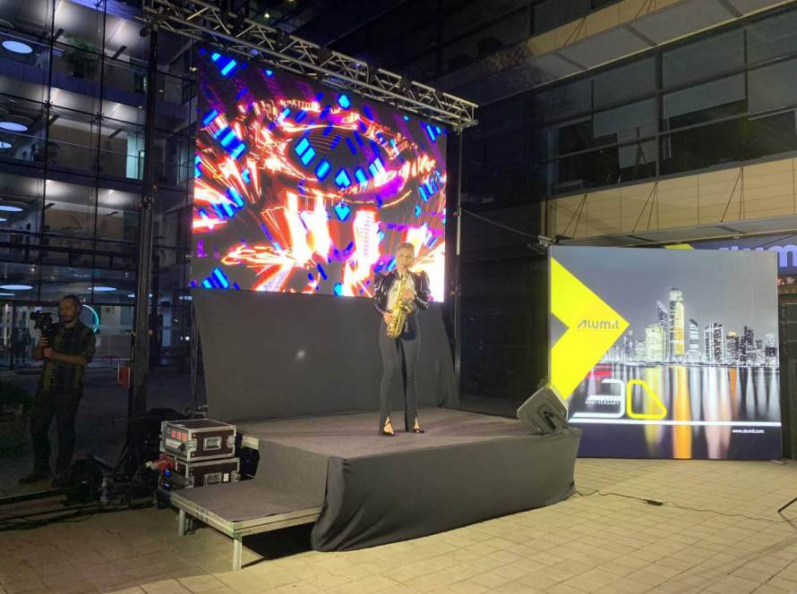 alumil2019-podium_led_sunet.2